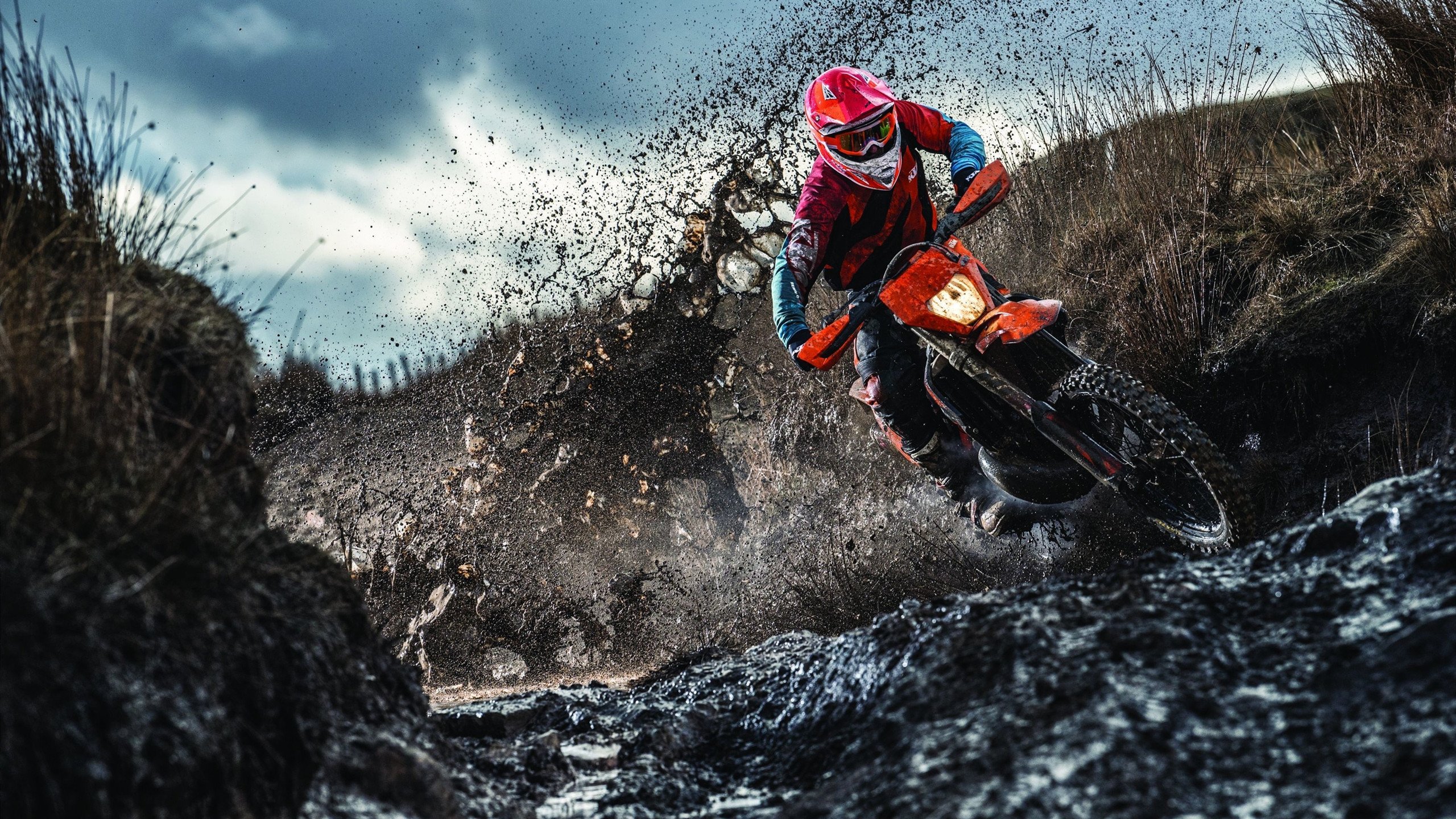 特色小镇篮球运动场建设提速，推动地区体育旅游，篮球场建成